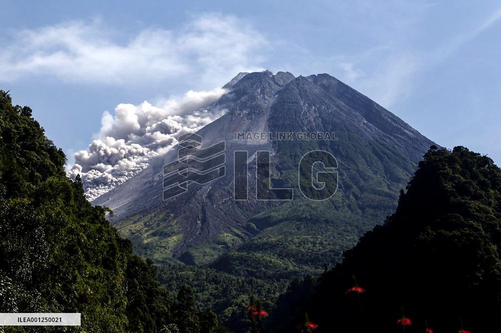 INDONESIA-YOGYAKARTA-MOUNT MERAPI-ERUPTION