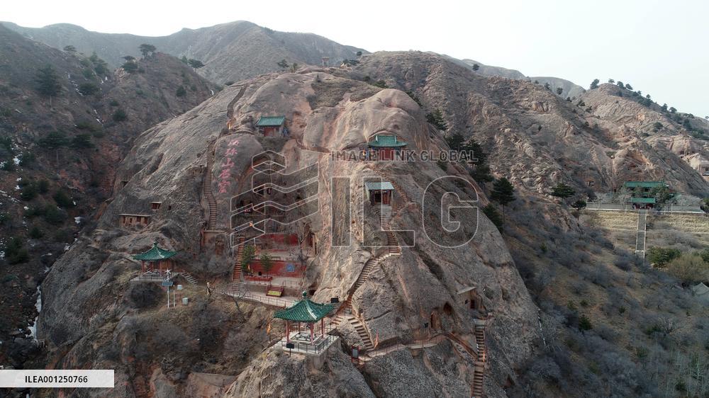 CHINA-NINGXIA-GUYUAN-XUMISHAN GROTTOES-RESTORATION (CN)