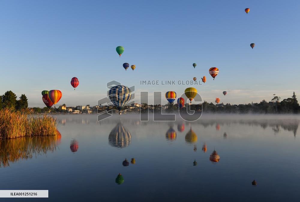 NEW ZEALAND-HAMILTON-HOT-AIR BALLOON FESTIVAL