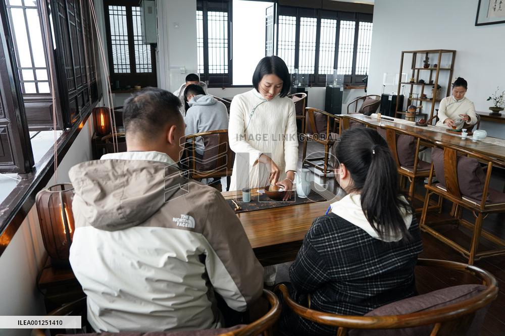 CHINA-ANHUI-HUANGSHAN-TEA CONSUMPTION (CN)