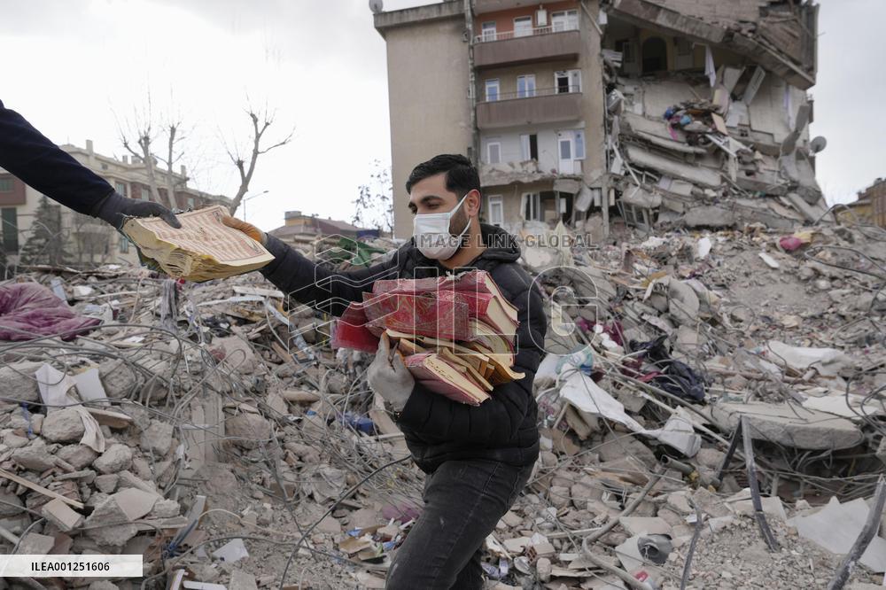 Scene in quake-hit Turkey