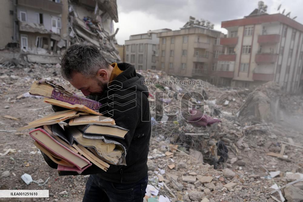 Scene in quake-hit Turkey