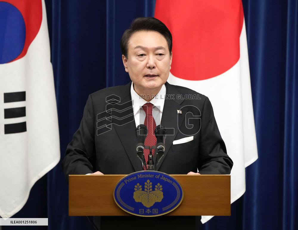 Japan-S. Korea summit