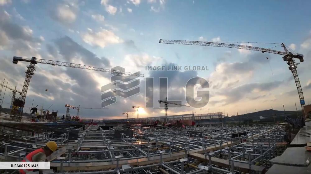 Time-lapse of factory building under construction in China's Liuzhou