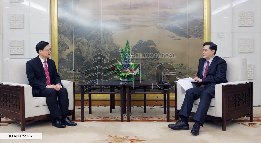 CHINA-BEIJING-QIN GANG-JOHN LEE-MEETING (CN)