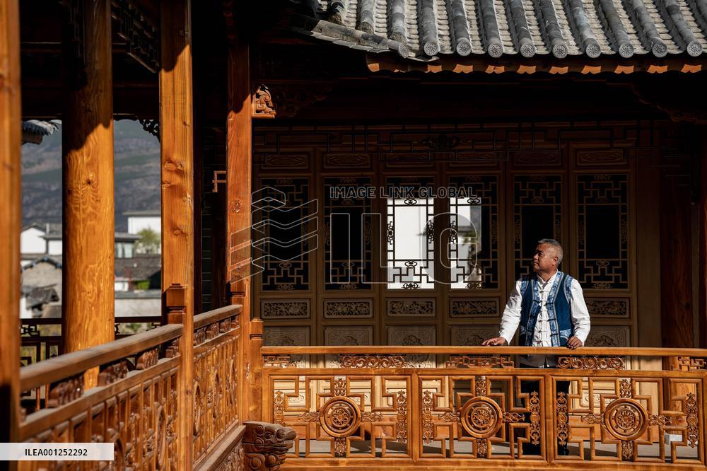 (MASTER OF CRAFTS)CHINA-YUNNAN-JIANCHUAN-WOODCARVING-INHERITOR (CN)