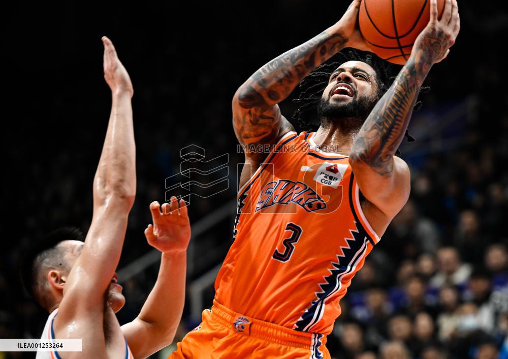 (SP)CHINA-CHANGCHUN-BASKETBALL-CBA LEAGUE-SICHUAN VS SHANGHAI (CN)