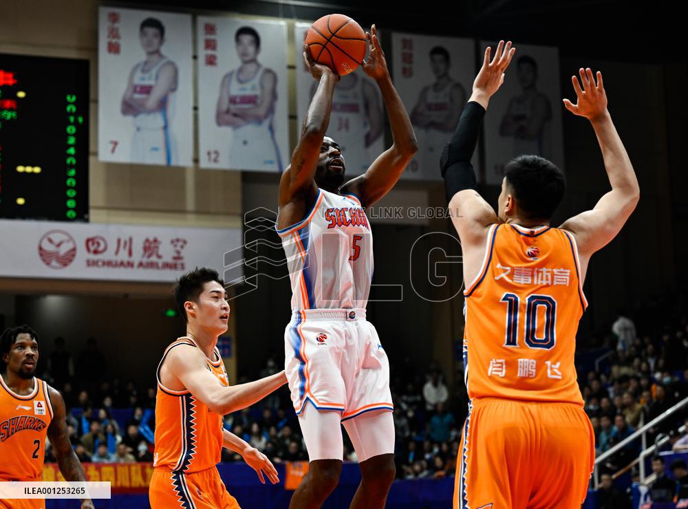 (SP)CHINA-CHANGCHUN-BASKETBALL-CBA LEAGUE-SICHUAN VS SHANGHAI (CN)