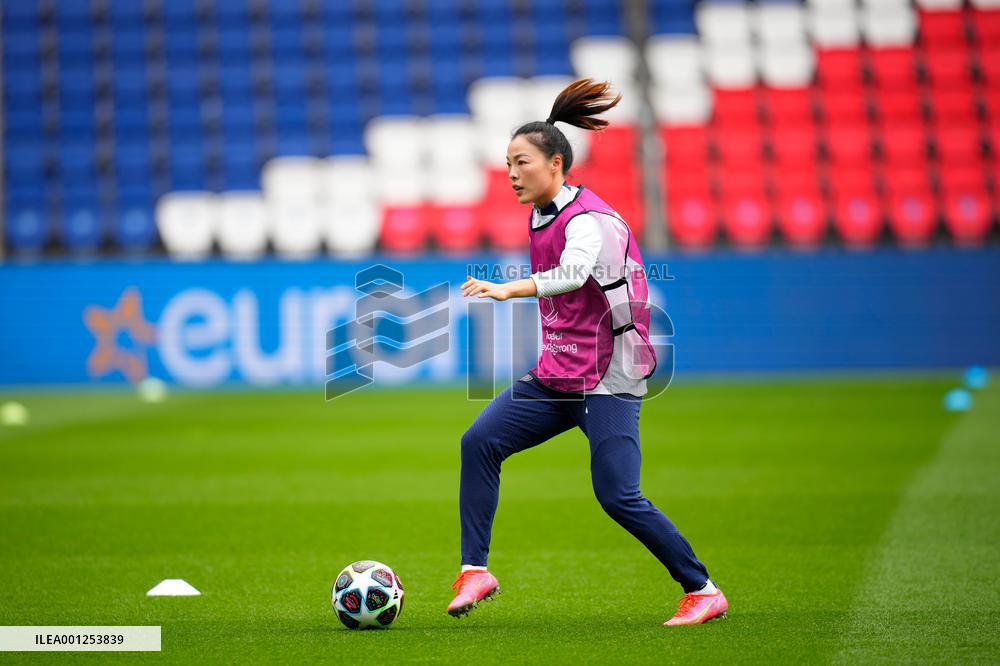 (SP)FRANCE-PARIS-FOOTBALL-UEFA WOMEN'S CHAMPIONS LEAGUE-TRAINING