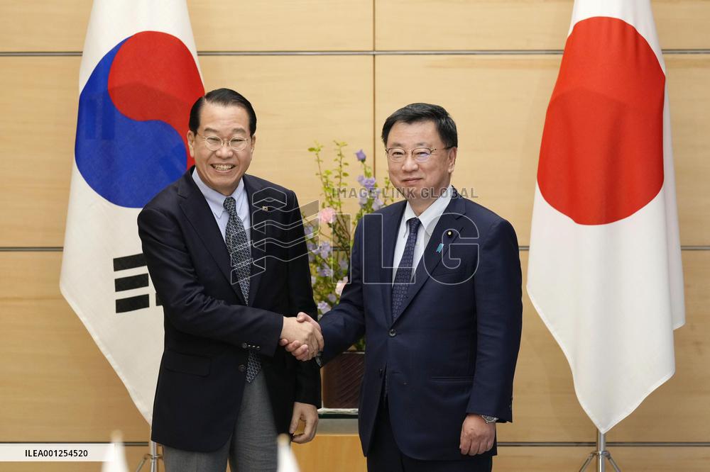 S. Korea's unification minister in Japan