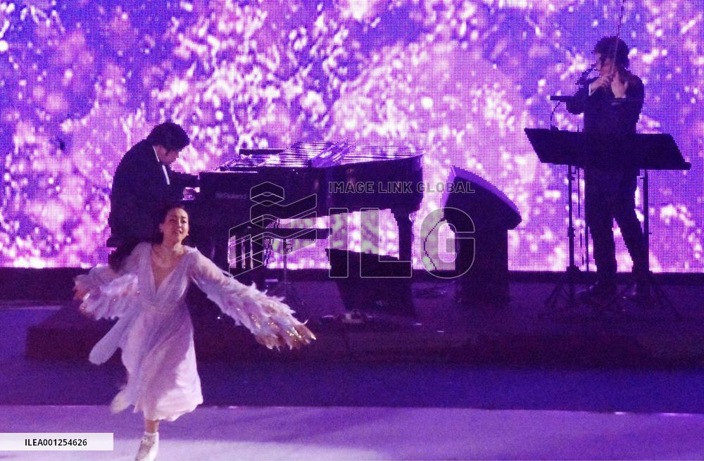 Ice show by Mao Asada