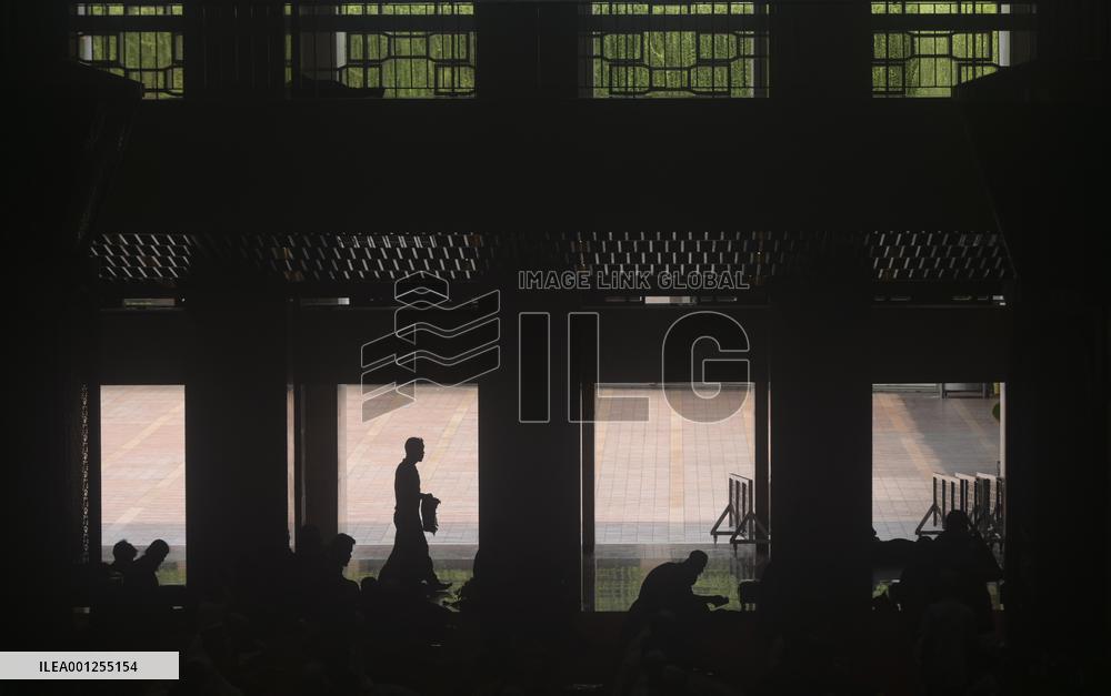 INDONESIA-JAKARTA-RAMADAN-FRIDAY PRAYER