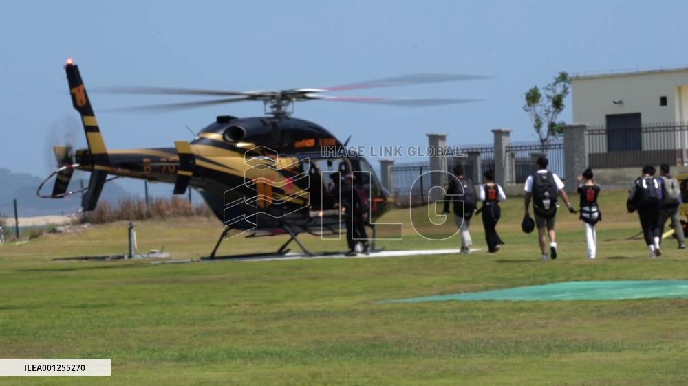 Air sports a big hit in China's Hainan