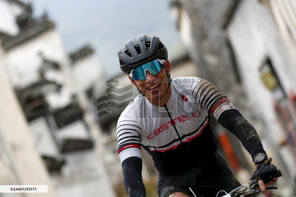 (SP)CHINA-ANHUI-YIXIAN-CYCLING (CN)