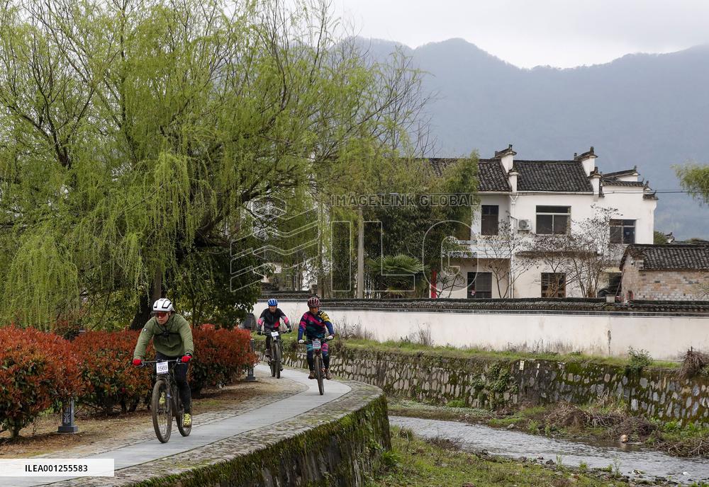 (SP)CHINA-ANHUI-YIXIAN-CYCLING (CN)