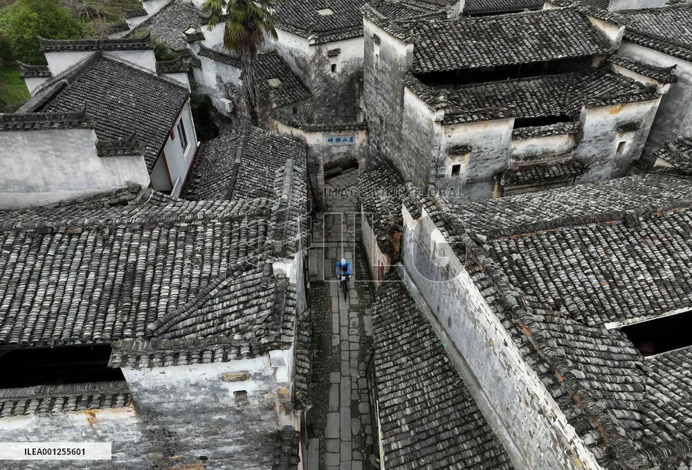 (SP)CHINA-ANHUI-YIXIAN-CYCLING (CN)
