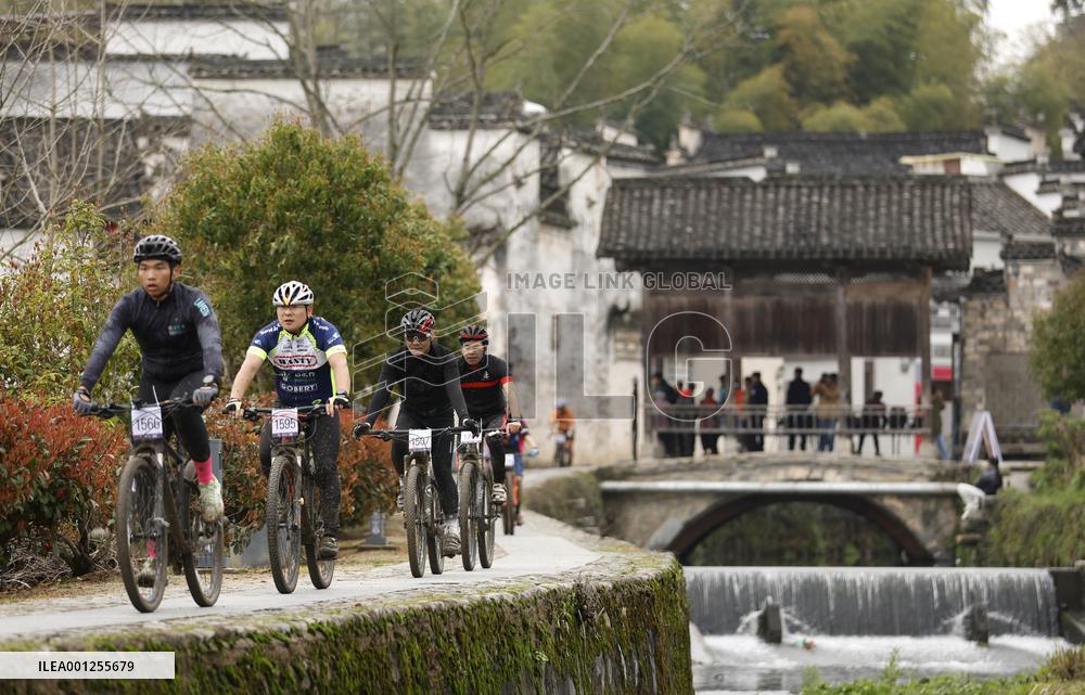 (SP)CHINA-ANHUI-YIXIAN-CYCLING (CN)