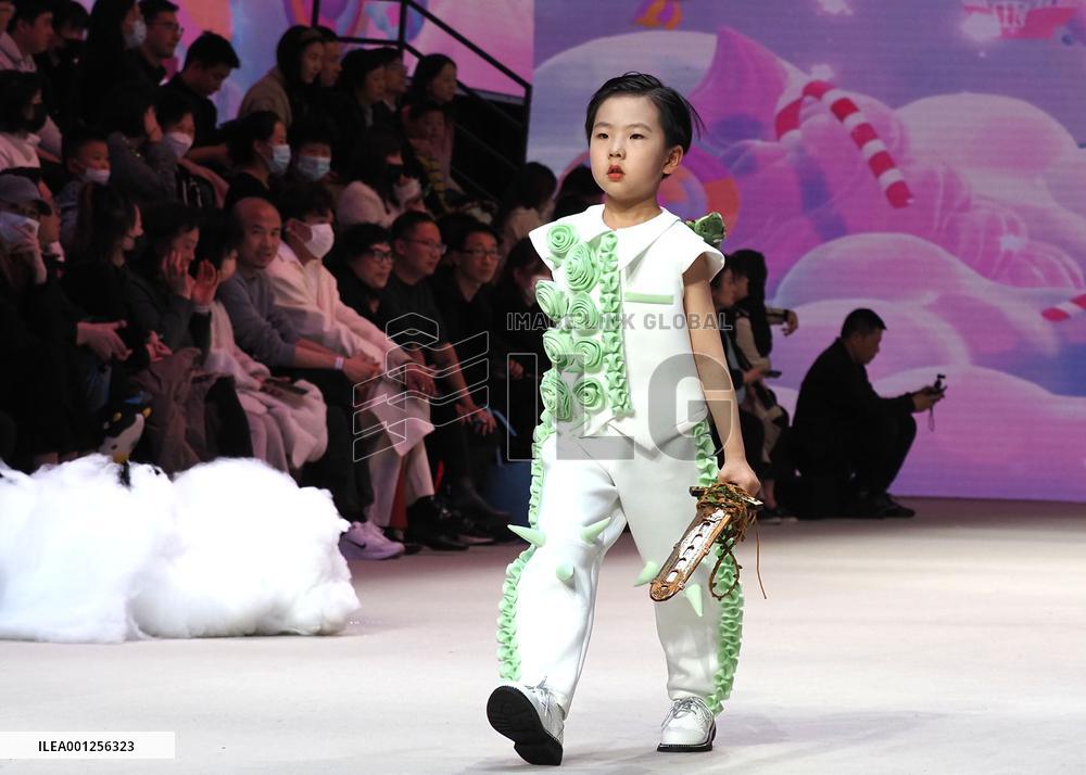 CHINA-SHANGHAI-FASHION WEEK-KIDS WEAR (CN)