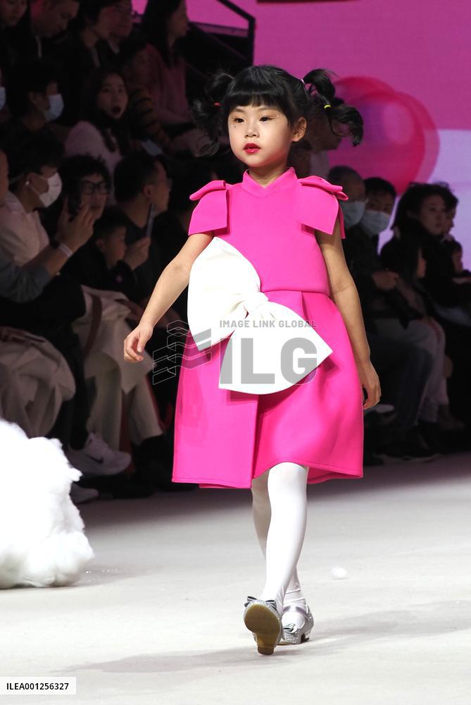 CHINA-SHANGHAI-FASHION WEEK-KIDS WEAR (CN)