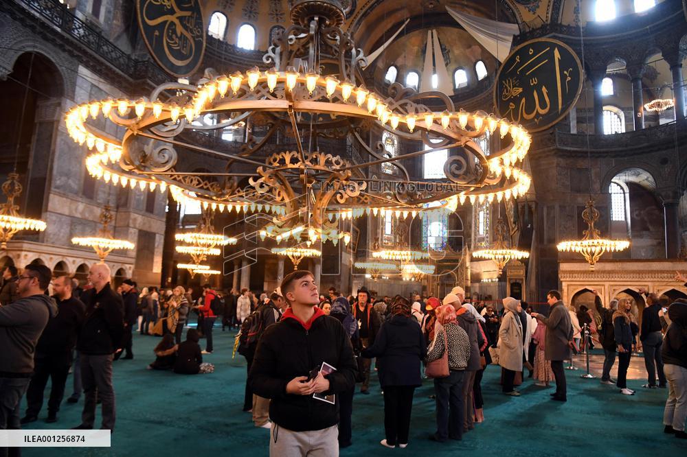 TÜRKIYE-ISTANBUL-TOURISM