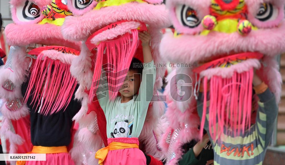 CHINA-GUANGXI-WUZHOU-LION DANCE-EDUCATION (CN)