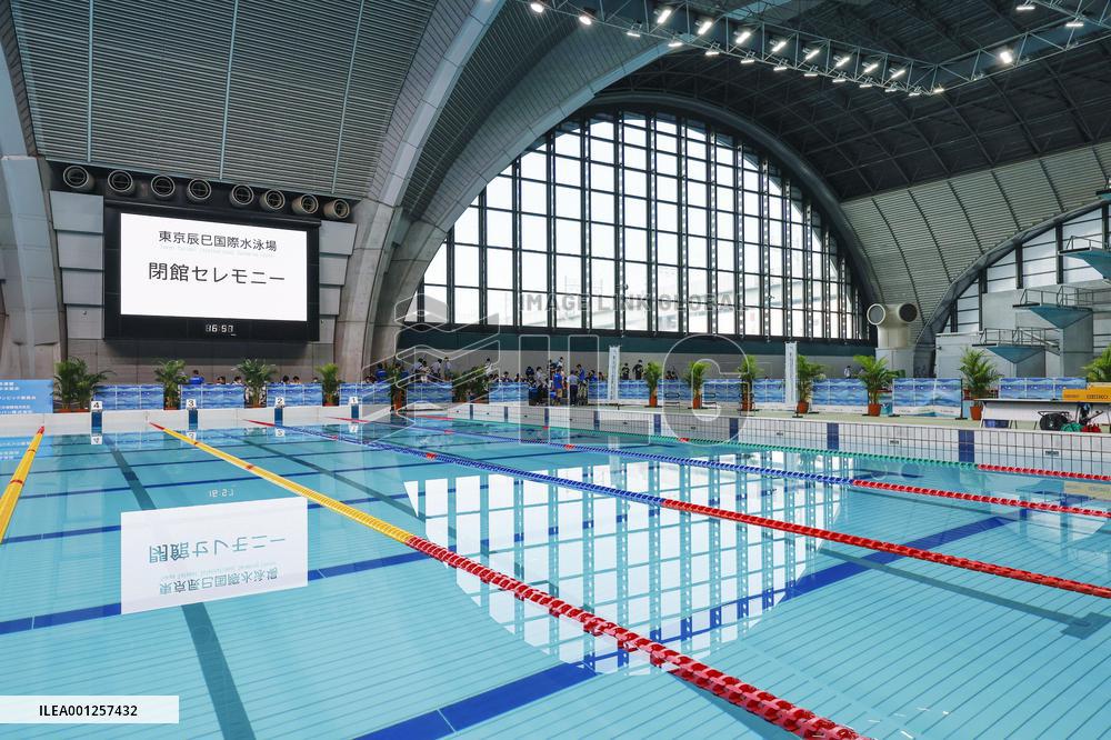Tokyo's Tatsumi International Swimming Center closes