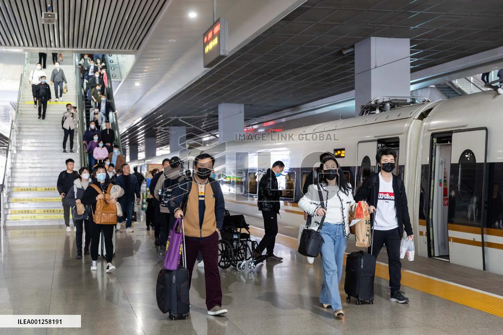 CHINA-SHANGHAI-HONG KONG-HIGH-SPEED RAILWAY-RESUMPTION (CN)
