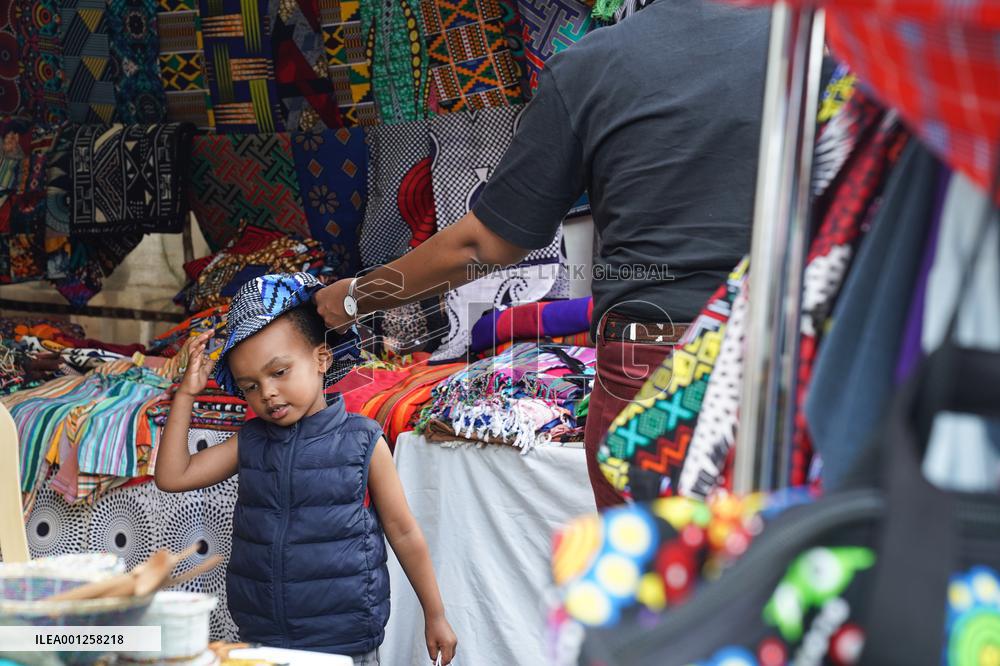 KENYA-NAIROBI-DAILY LIFE-EASTER MARKET