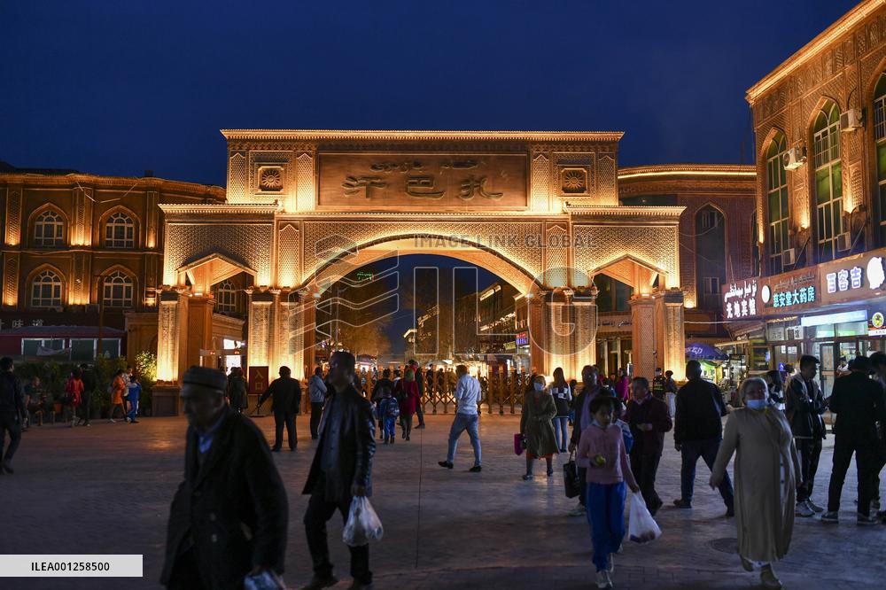 Xinhua Headlines: Xinjiang's new vitality mirrored in revamped bazaars