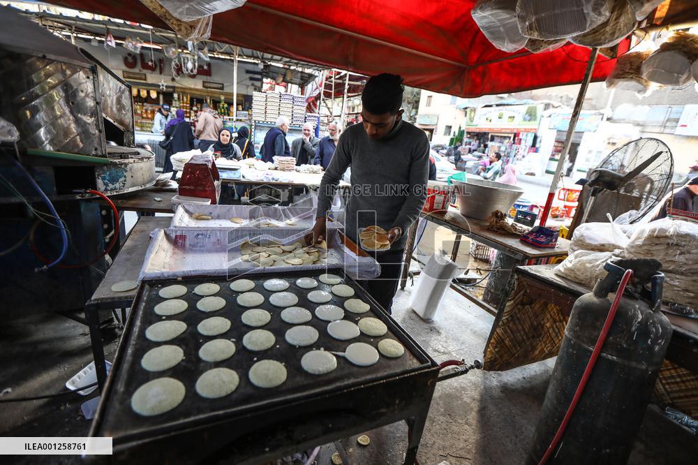 EGYPT-CAIRO-RAMADAN-TRADITIONAL DESSERTS