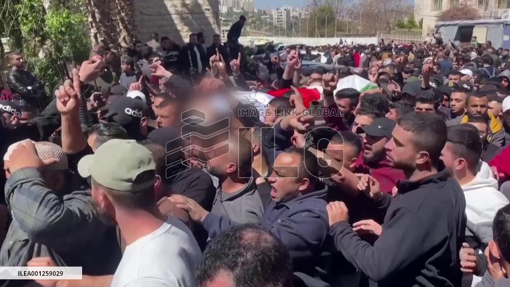 Palestinians mourn 2 men killed in West Bank