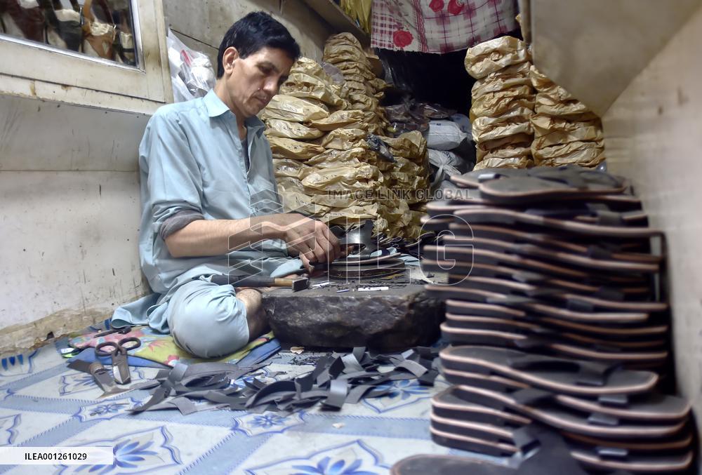PAKISTAN-PESHAWAR-TRADITIONAL SHOES