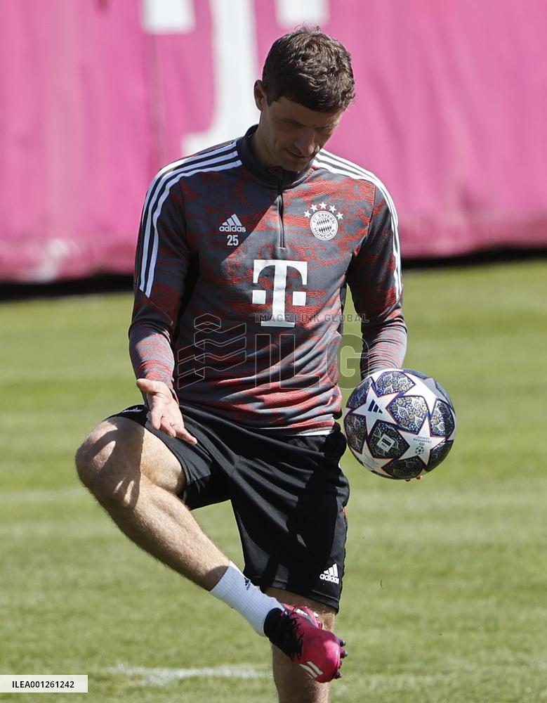 (SP)GERMANY-MUNICH-FOOTBALL-UEFA CHAMPIONS LEAGUE-BAYERN MUNICH-TRAINING SESSION