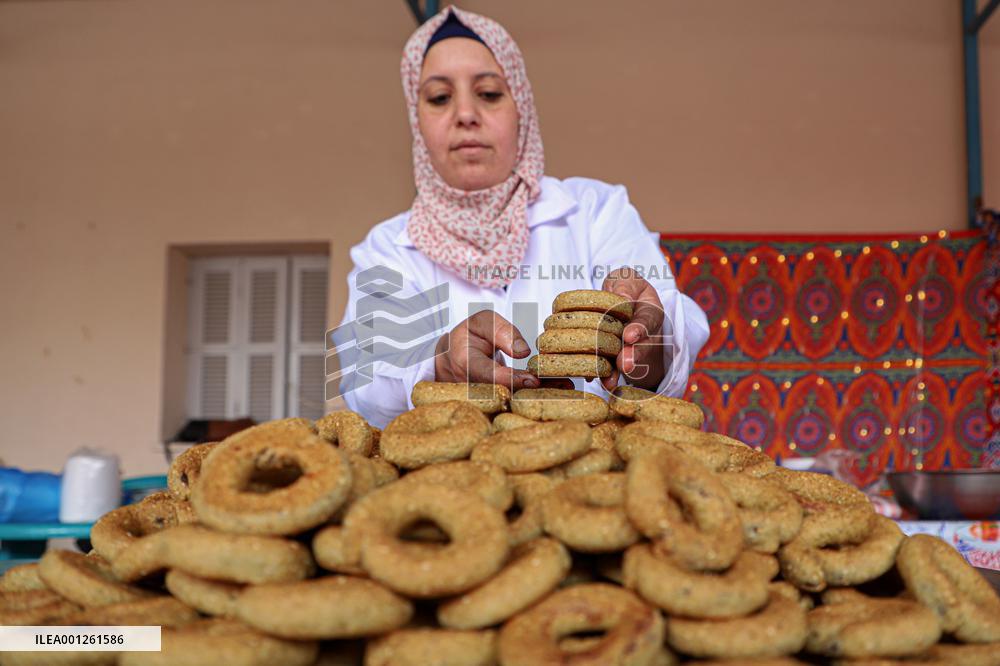 MIDEAST-GAZA CITY-RAMADAN-COOKIES