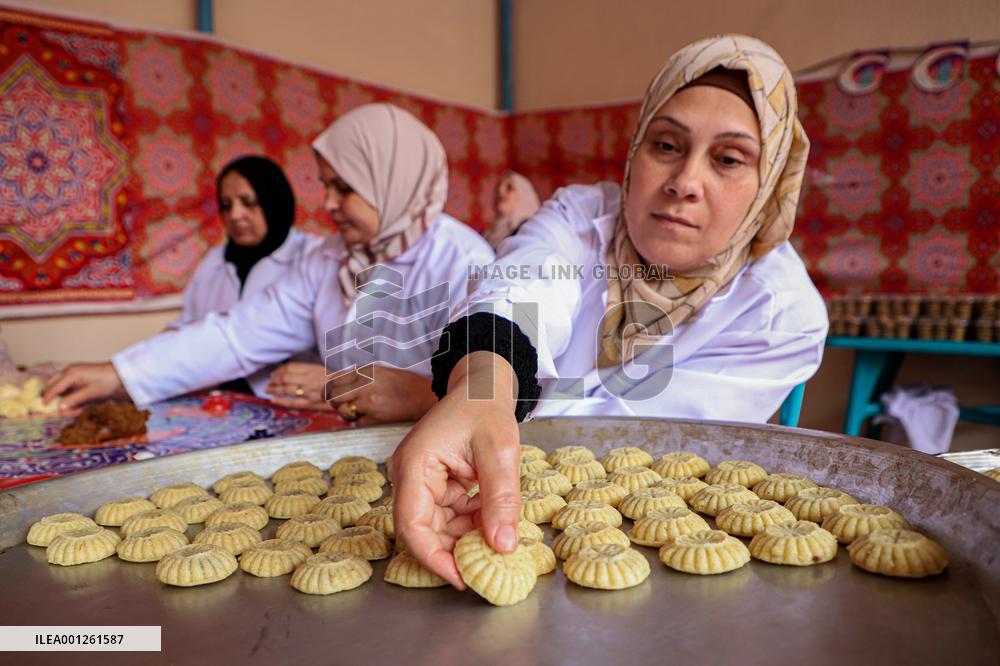 MIDEAST-GAZA CITY-RAMADAN-COOKIES