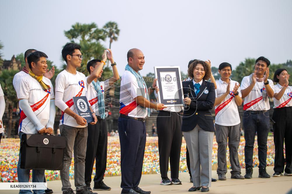 CAMBODIA-SIEM REAP-GUINNESS WORLD RECORD-ORIGAMI HEARTS