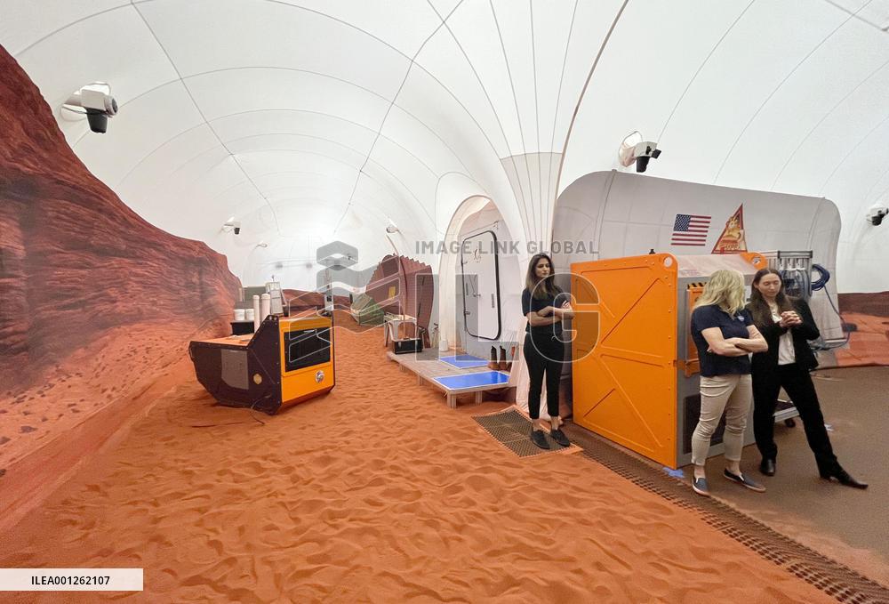 NASA unveils Mars simulation habitat