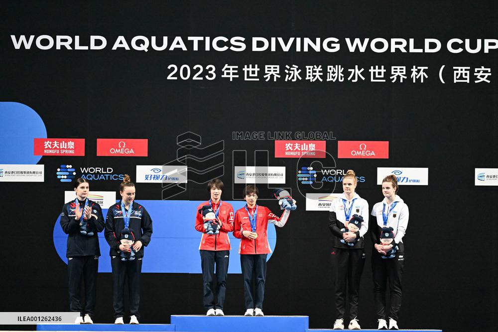 (SP)CHINA-SHAANXI-XI'AN-DIVING-FINA WORLD CUP-WOMEN'S 10M SYNCHRONISED FINAL (CN)