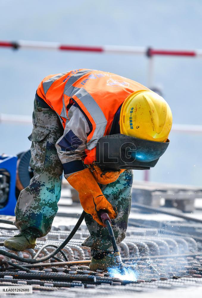 CHINA-GUIZHOU-EXPRESSWAY-BRIDGE(CN)