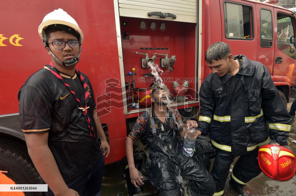BANGLADESH-DHAKA-MARKET-FIRE