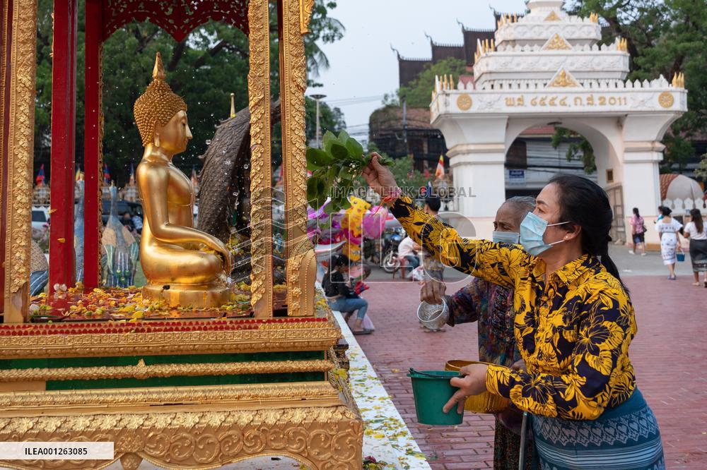 LAOS-VIENTIANE-SONGKRAN FESTIVAL