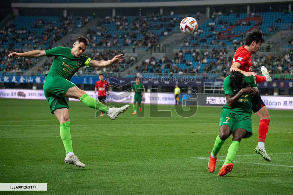 (SP)CHINA-HUZHOU-FOOTBALL-CSL-CHANGCHUN YATAI VS ZHEJIANG FC (CN)