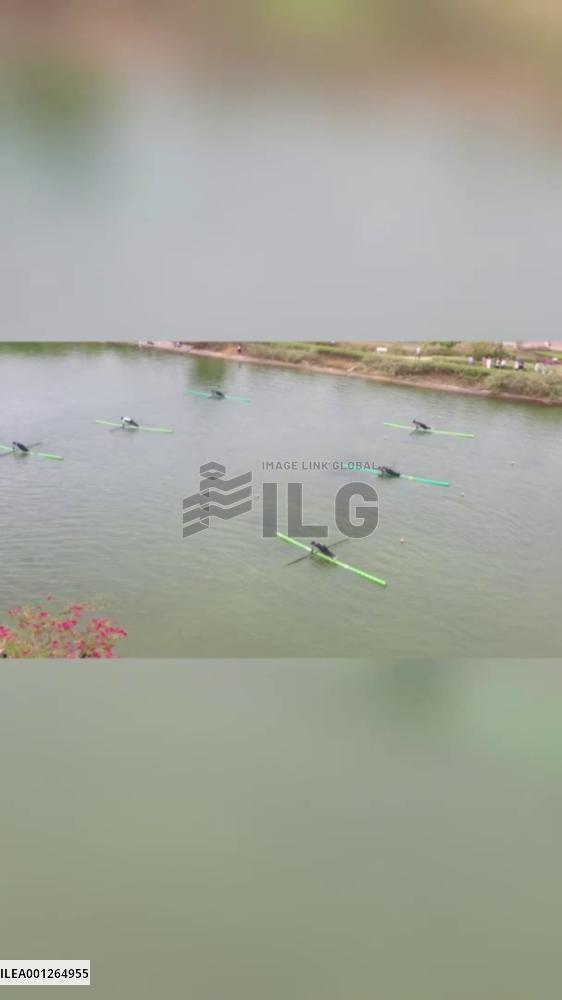Single bamboo drifting performance staged in China's Guangxi