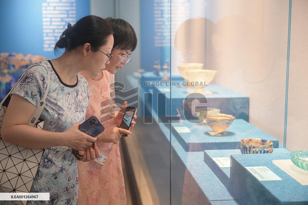 CHINA-HAINAN-HAIKOU-ART EXHIBITION-ANCIENT GLASS (CN)