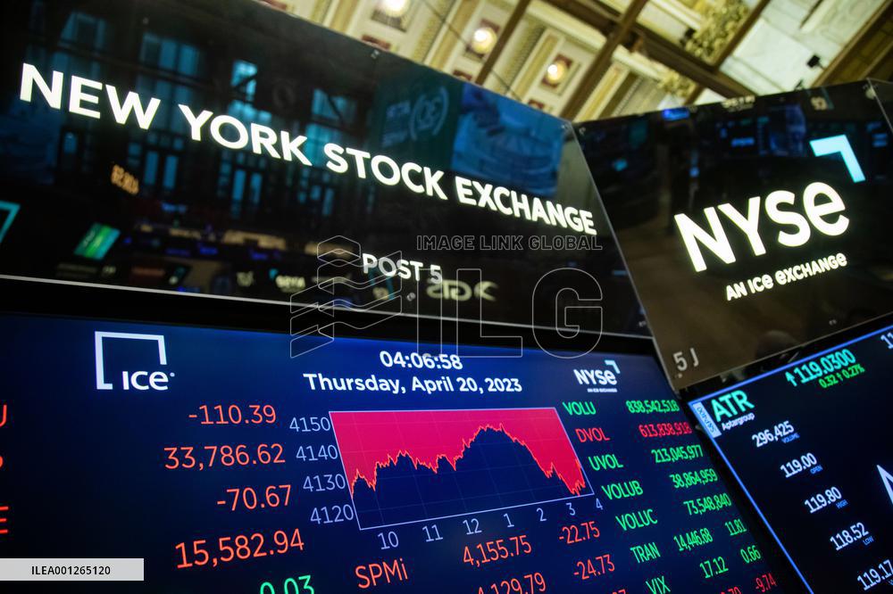 U.S.-NEW YORK-STOCKS-FALL
