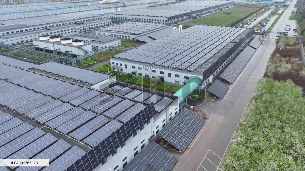 China wages rooftop "green war" against climate change