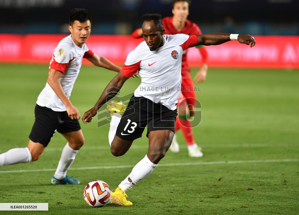 (SP)CHINA-ZHENGZHOU-FOOTBALL-CSL-HENAN SSLM VS QINGDAO HAINIU (CN)