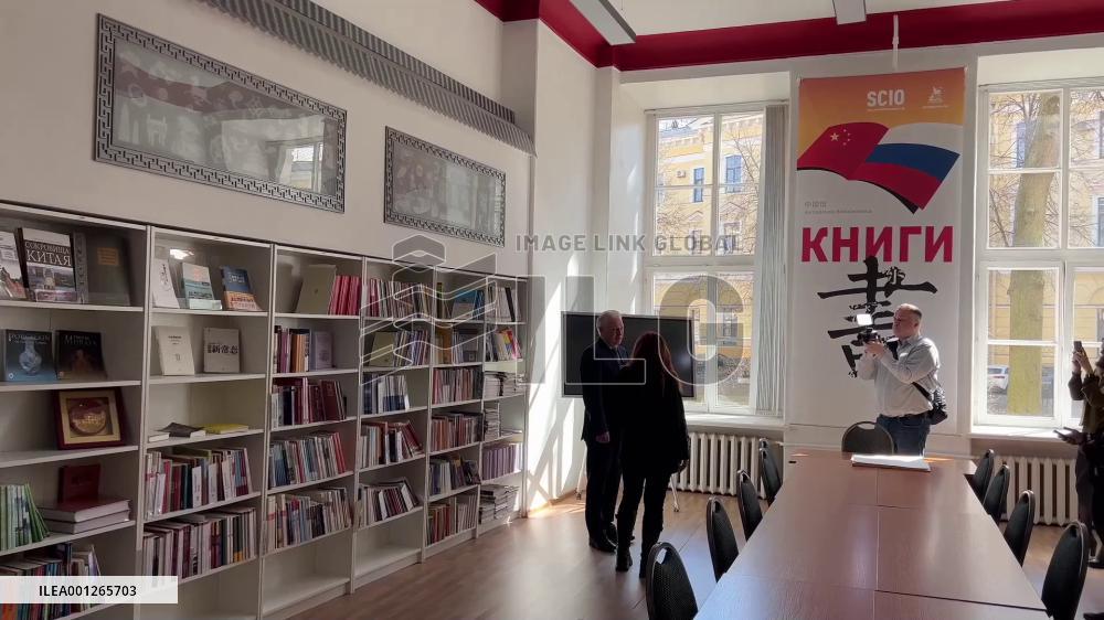 Russian St. Petersburg holds "Reading Chinese Literature" theme event