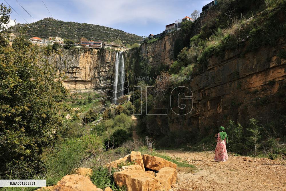 LEBANON-JEZZINE-LANDSCAPE-WATERFALL