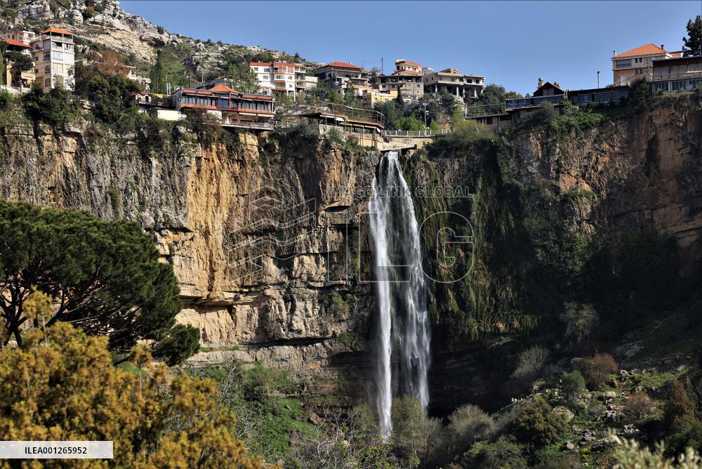LEBANON-JEZZINE-LANDSCAPE-WATERFALL